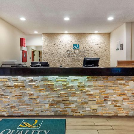 Quality Inn & Suites Lakewood - Denver Southwest Buitenkant foto