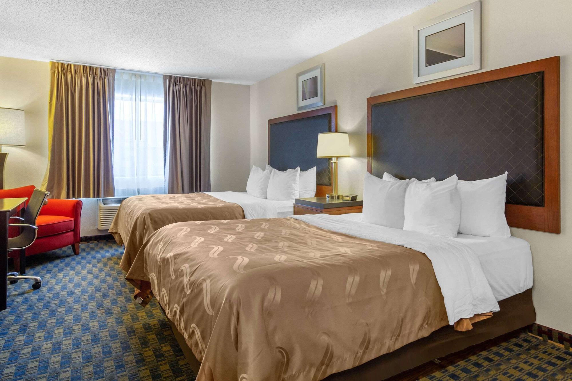 Quality Inn & Suites Lakewood - Denver Southwest Buitenkant foto