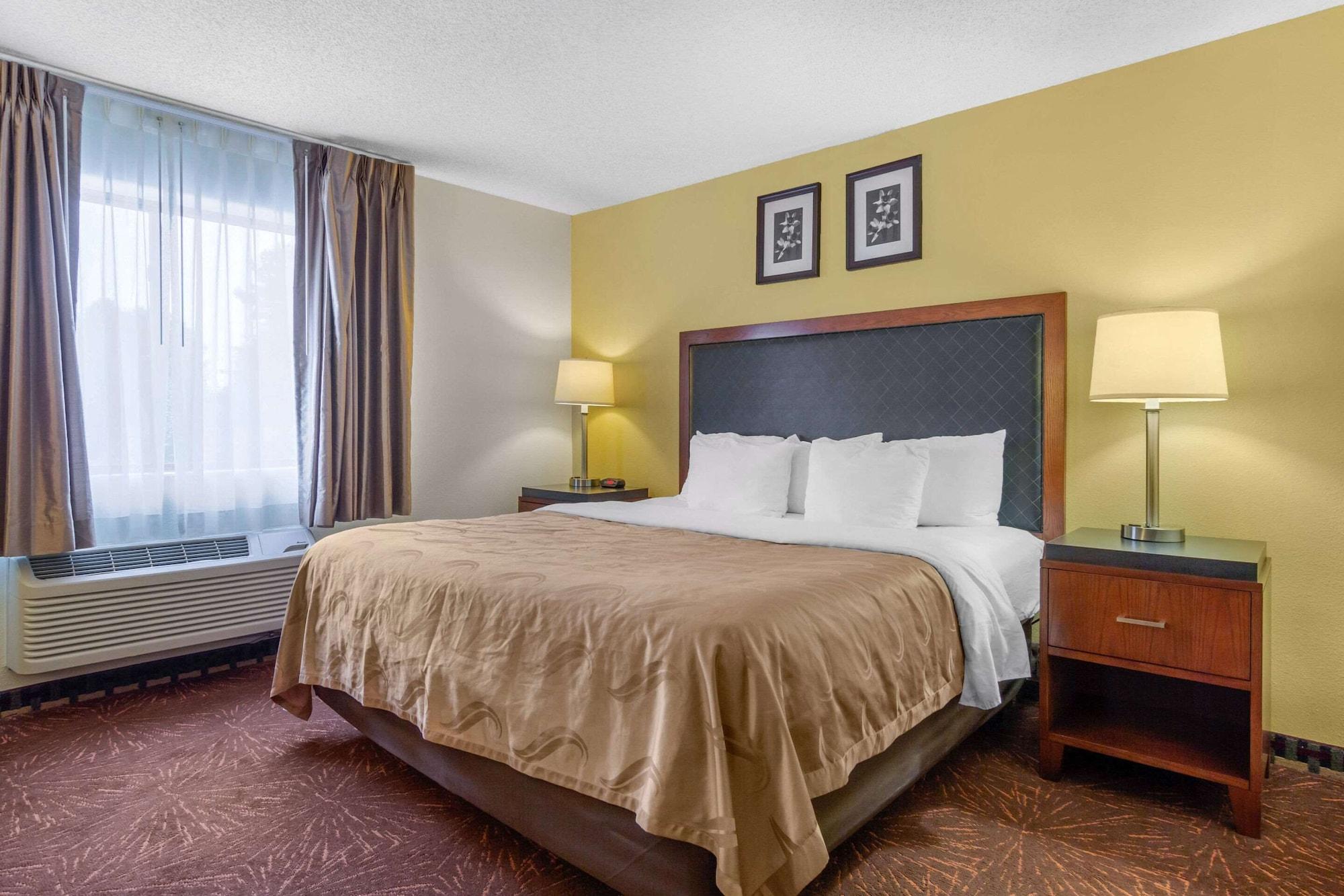 Quality Inn & Suites Lakewood - Denver Southwest Buitenkant foto