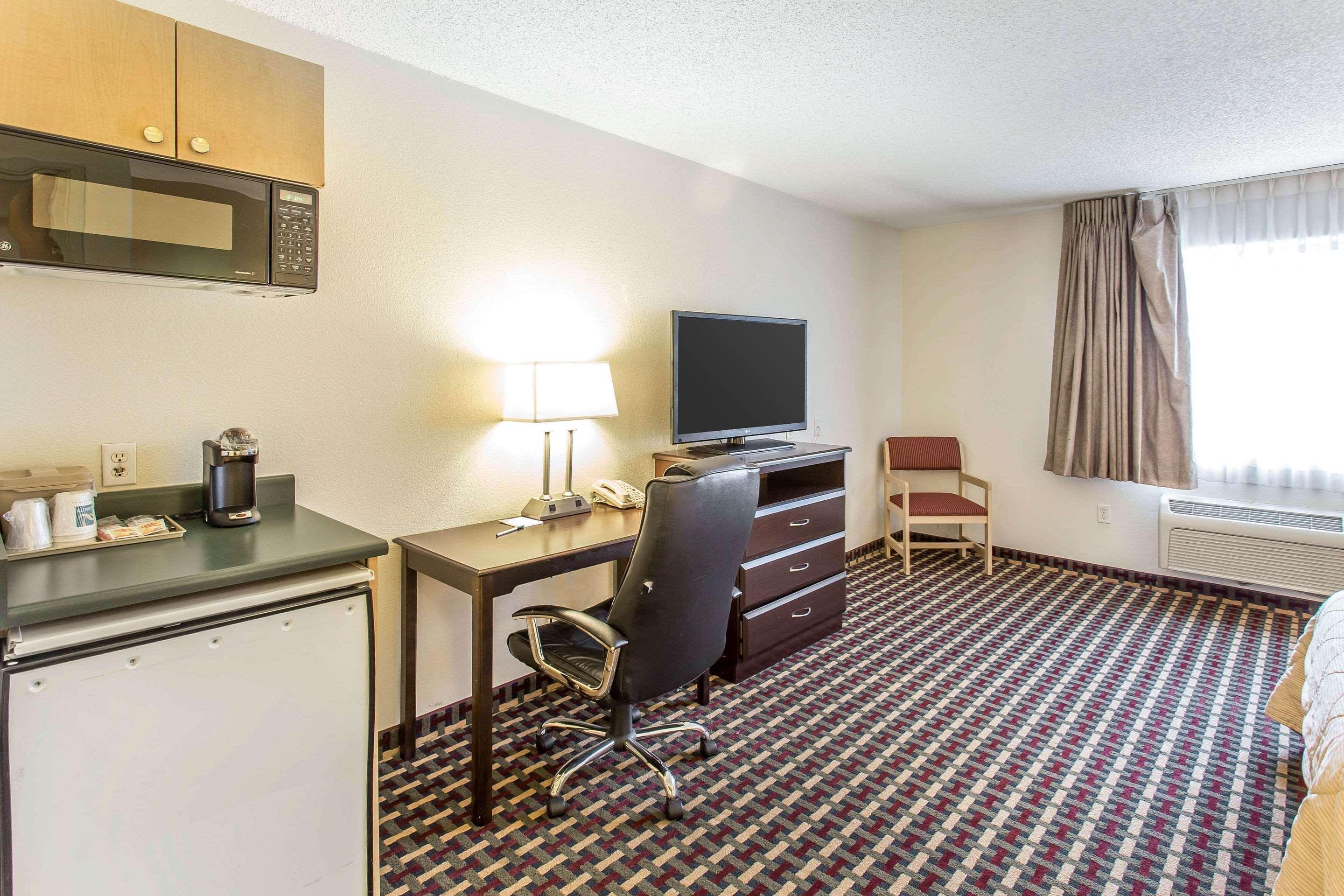 Quality Inn & Suites Lakewood - Denver Southwest Buitenkant foto