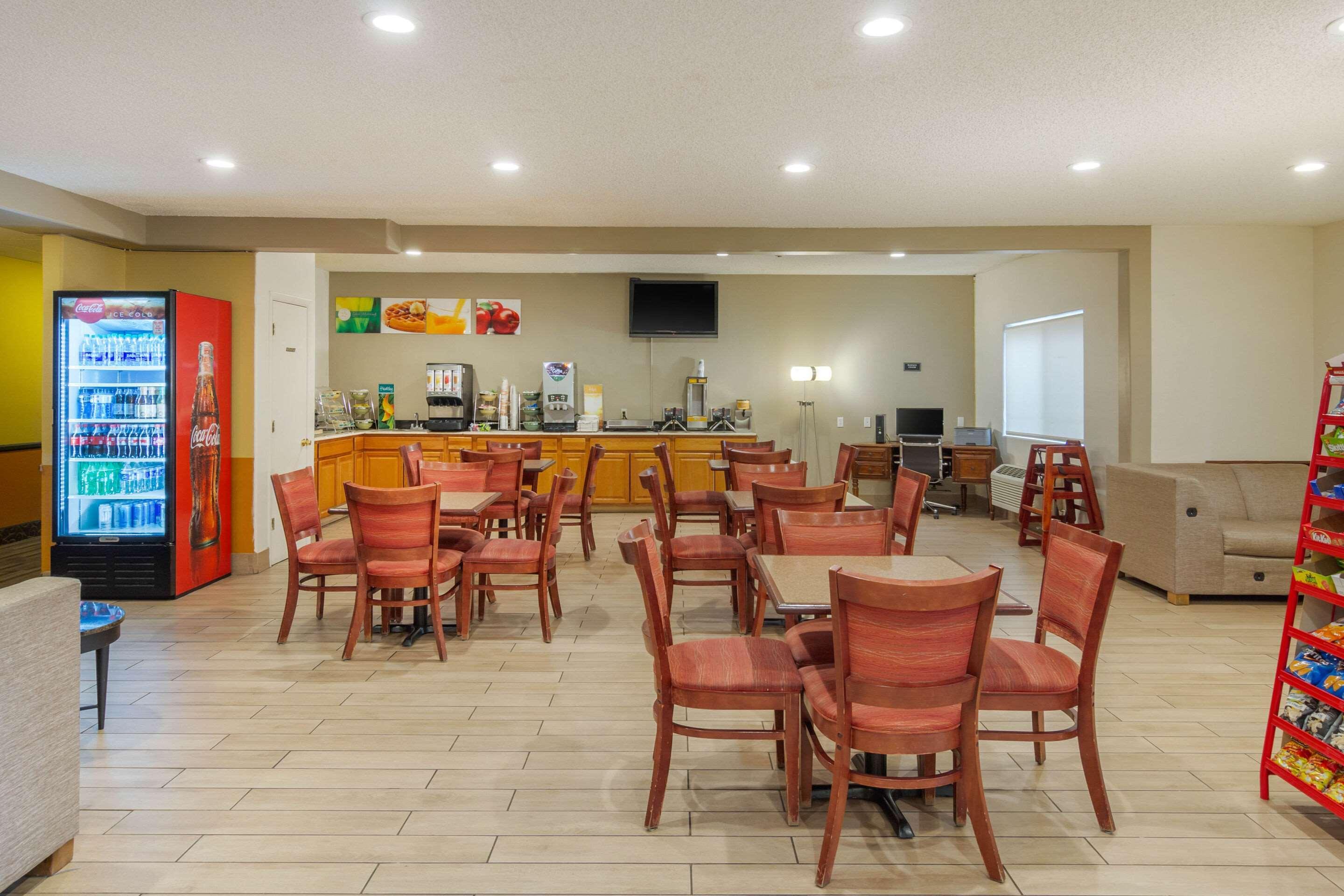 Quality Inn & Suites Lakewood - Denver Southwest Buitenkant foto