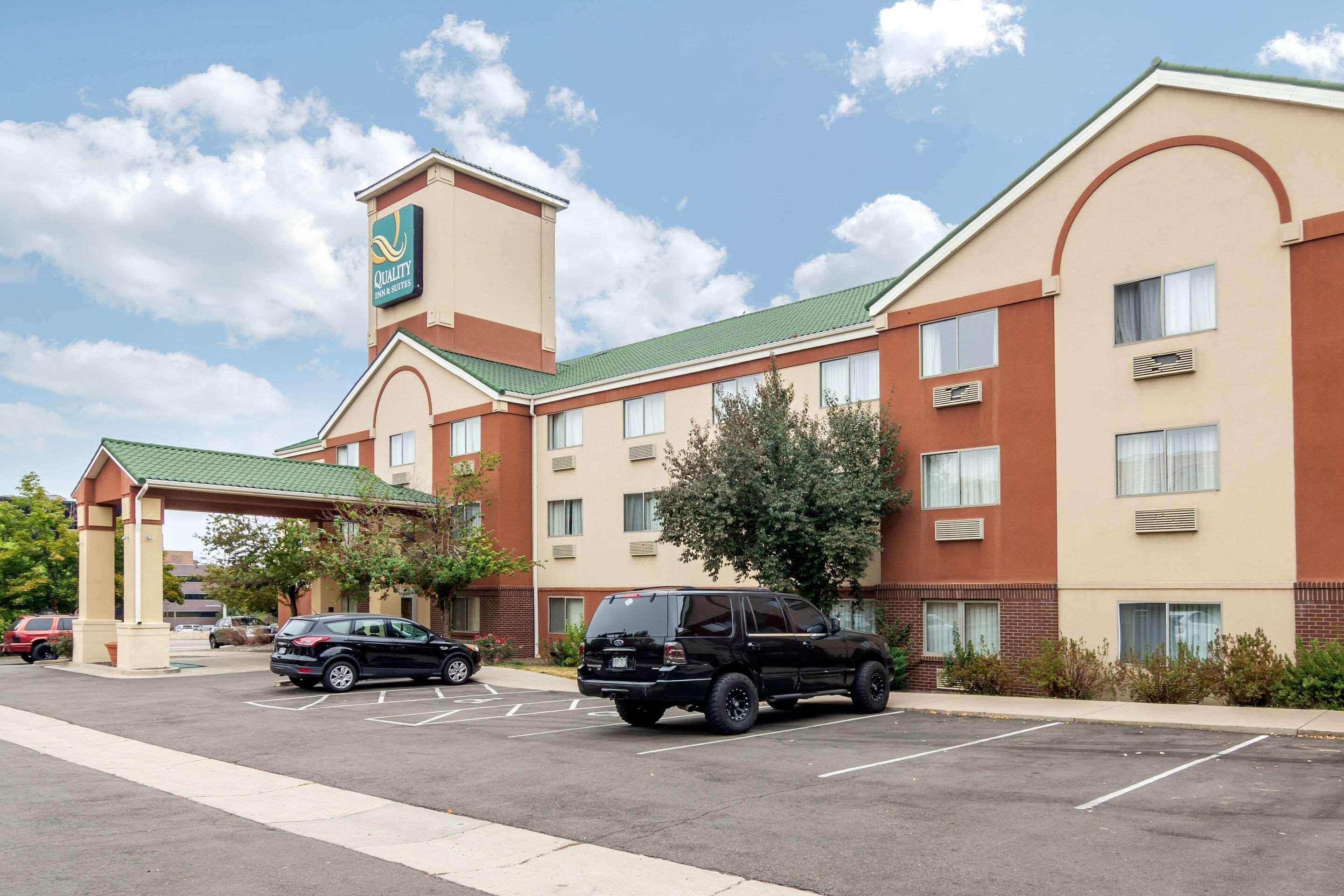 Quality Inn & Suites Lakewood - Denver Southwest Buitenkant foto