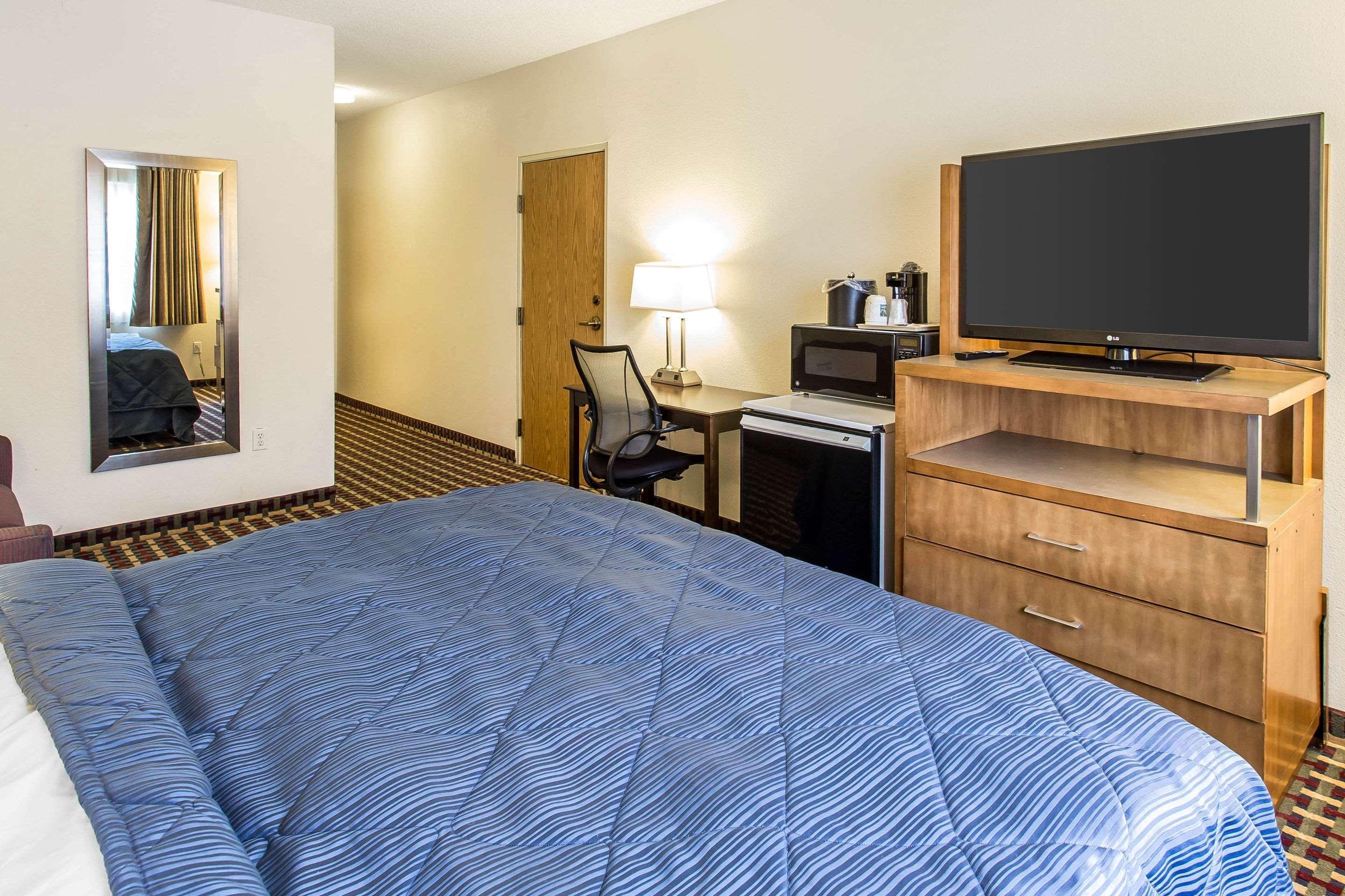 Quality Inn & Suites Lakewood - Denver Southwest Buitenkant foto