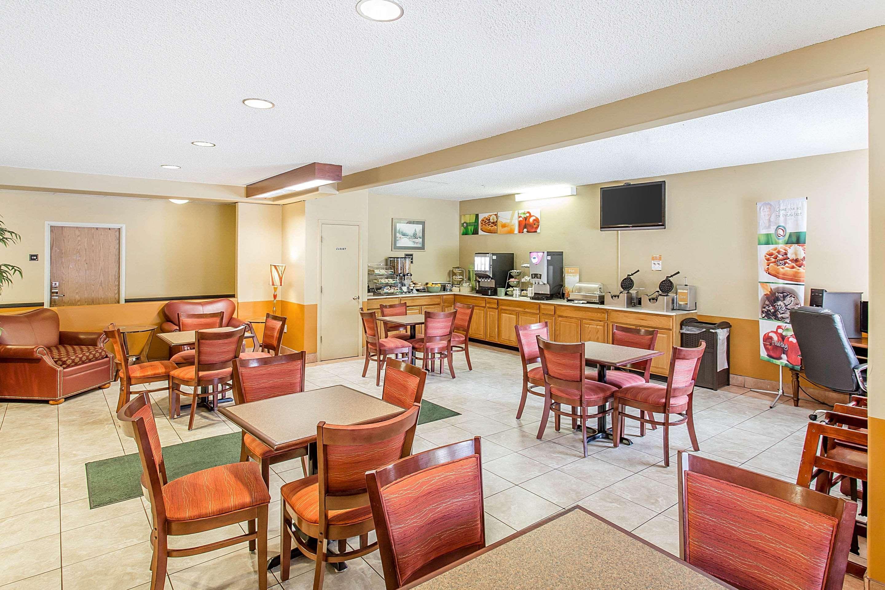 Quality Inn & Suites Lakewood - Denver Southwest Buitenkant foto