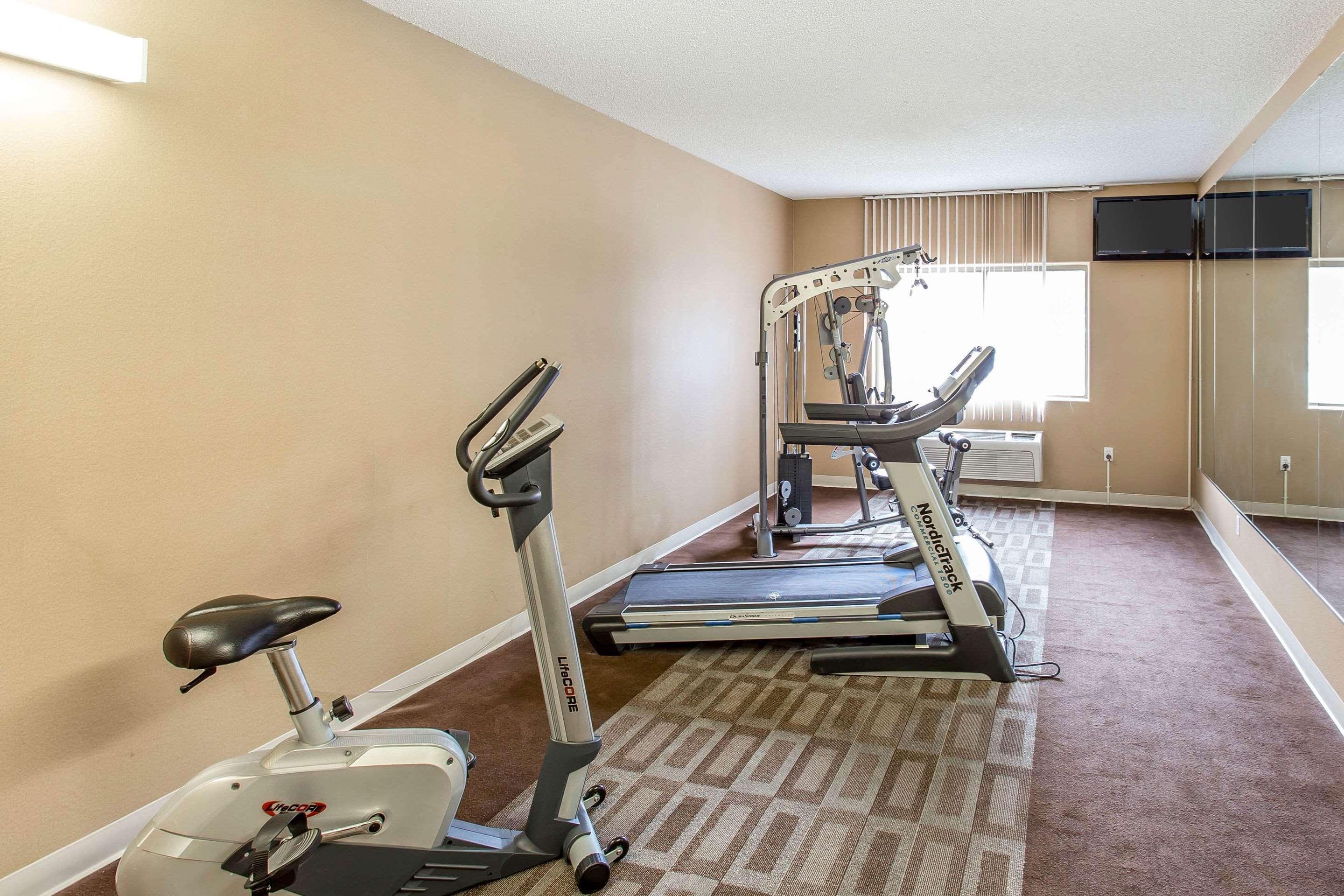 Quality Inn & Suites Lakewood - Denver Southwest Buitenkant foto