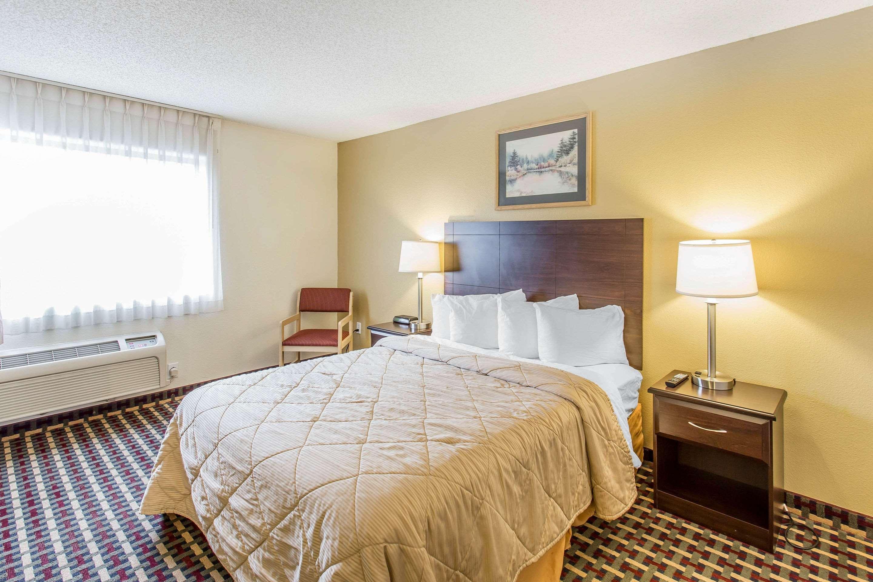 Quality Inn & Suites Lakewood - Denver Southwest Buitenkant foto