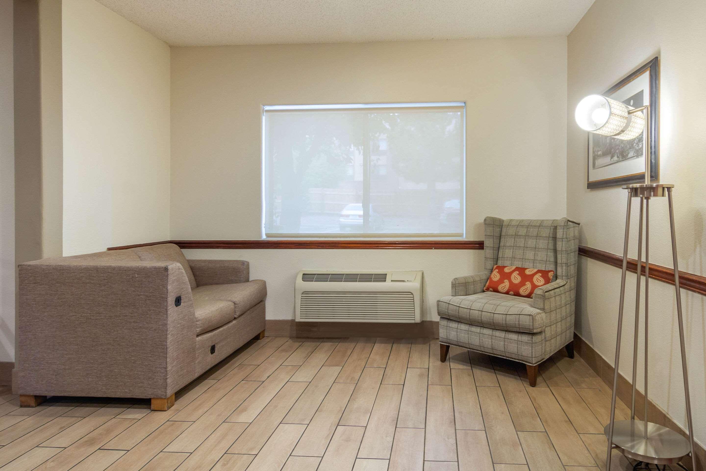 Quality Inn & Suites Lakewood - Denver Southwest Buitenkant foto