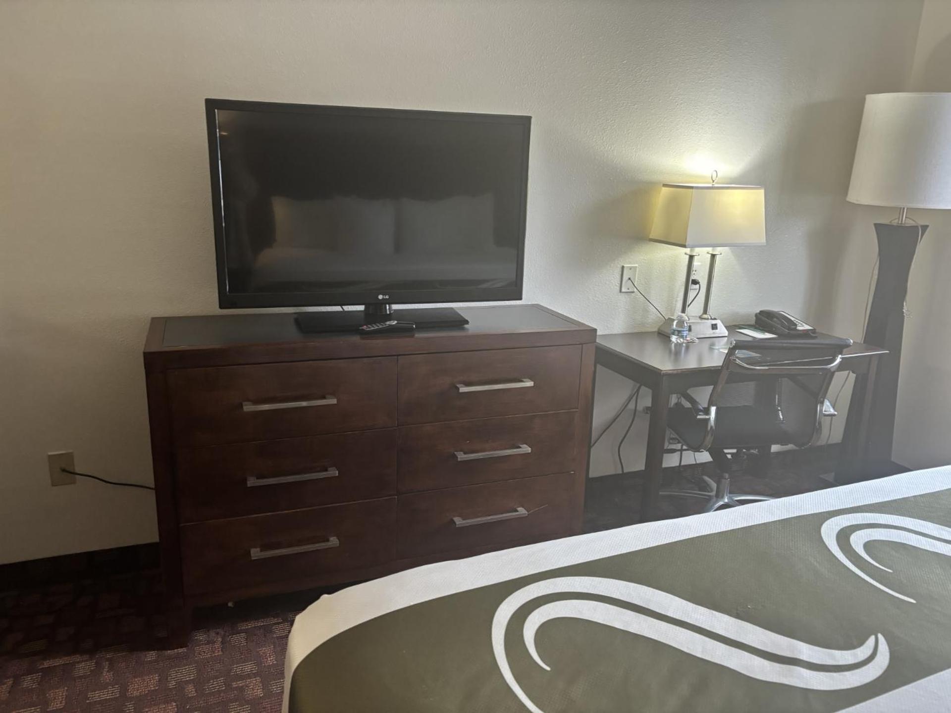 Quality Inn & Suites Lakewood - Denver Southwest Buitenkant foto