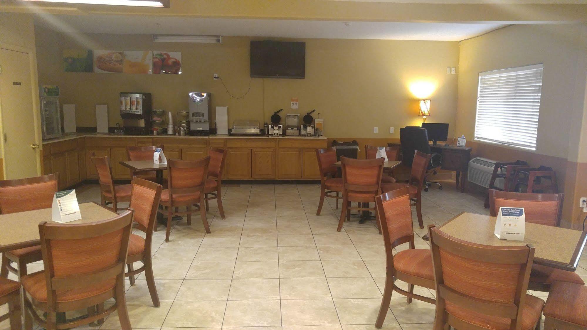 Quality Inn & Suites Lakewood - Denver Southwest Buitenkant foto