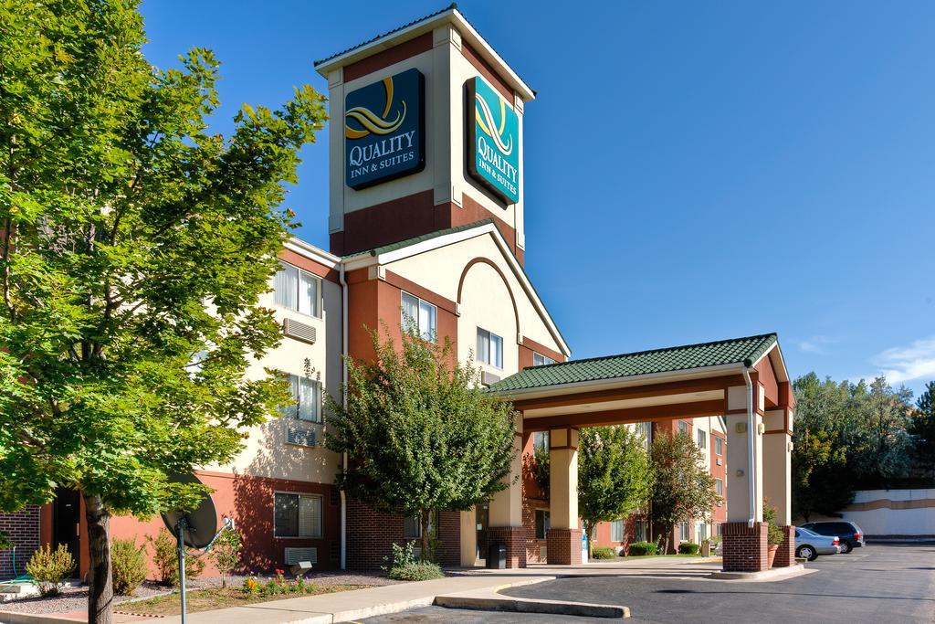 Quality Inn & Suites Lakewood - Denver Southwest Buitenkant foto